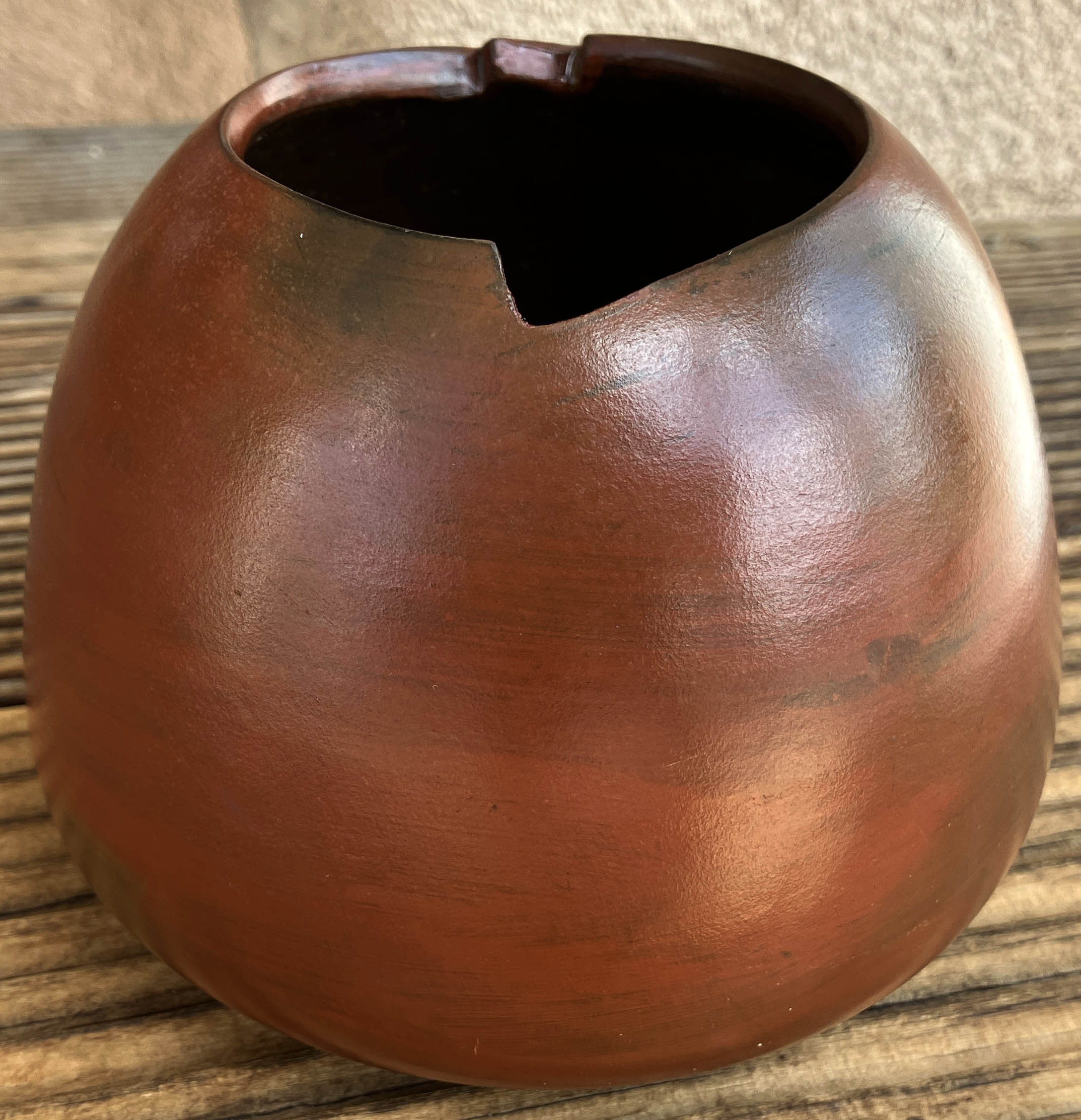 Sue Williams | Navajo Pitch Pot | Penfield Gallery of Indian Arts | Albuquerque, New Mexico